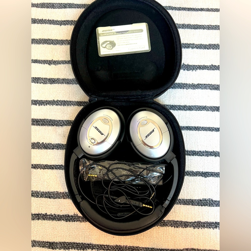 Bose Quiet Comfort 15 - Like New